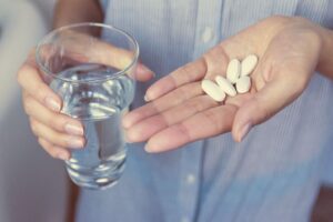 Как Мифепристон помогает при медикаментозном аборте